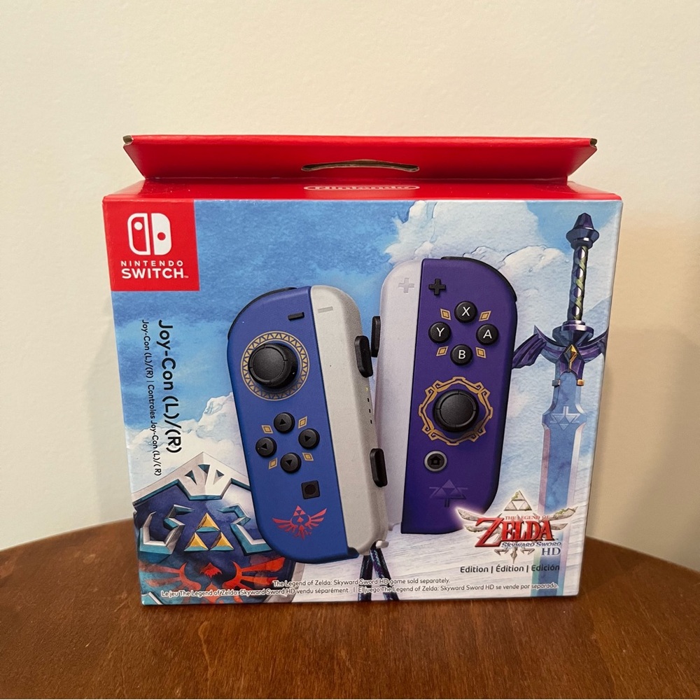 Nintendo Switch Joy-Con (L/R) Zelda Skyward Sword Edition - Blue and Purple